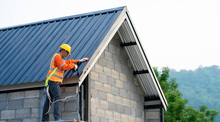 Professional gutter cleaning in Whiteford, MD